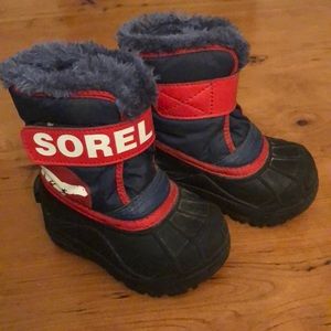 Child’s snow boots
